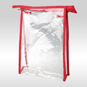 Прозрачная горизонтальная косметичка ПВХ с окантовкой из красной ткани. Размеры: 24 x 17 x 6 см